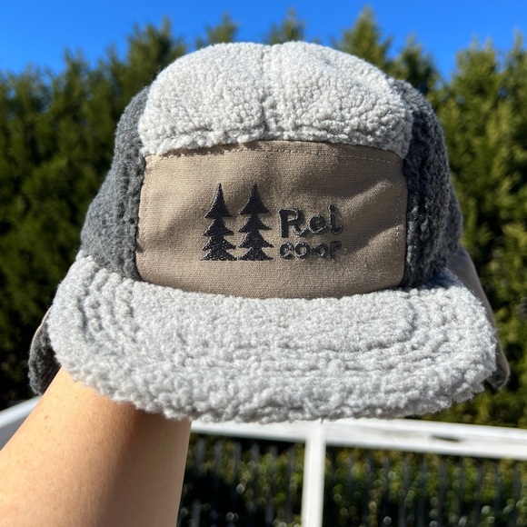 REI Sweatband Earflaps Fleece Lining Big Kids Winter Hat Sz L/XL - Picture 2 of 11